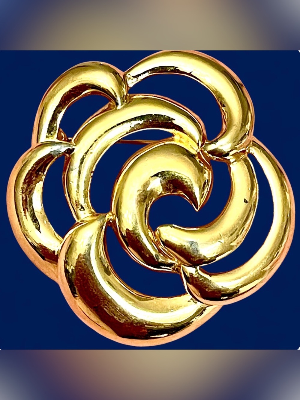 Napier Gold Swirl Flower Brooch Pin Openwork Sculptural Floral Retro 1980s Chic